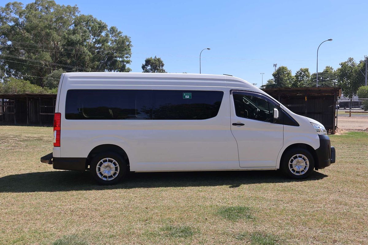 2021 Toyota Hiace Commuter GDH322R ELWB