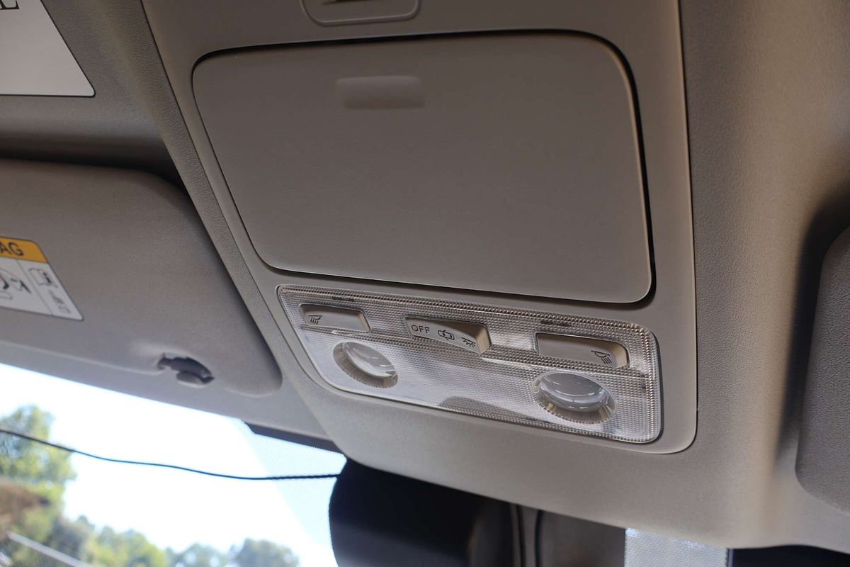 2021 Toyota Hiace Commuter GDH322R ELWB