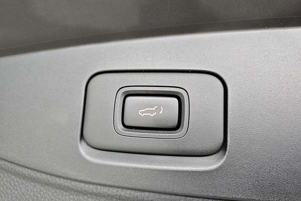 2023 Isuzu MU-X LS-T
