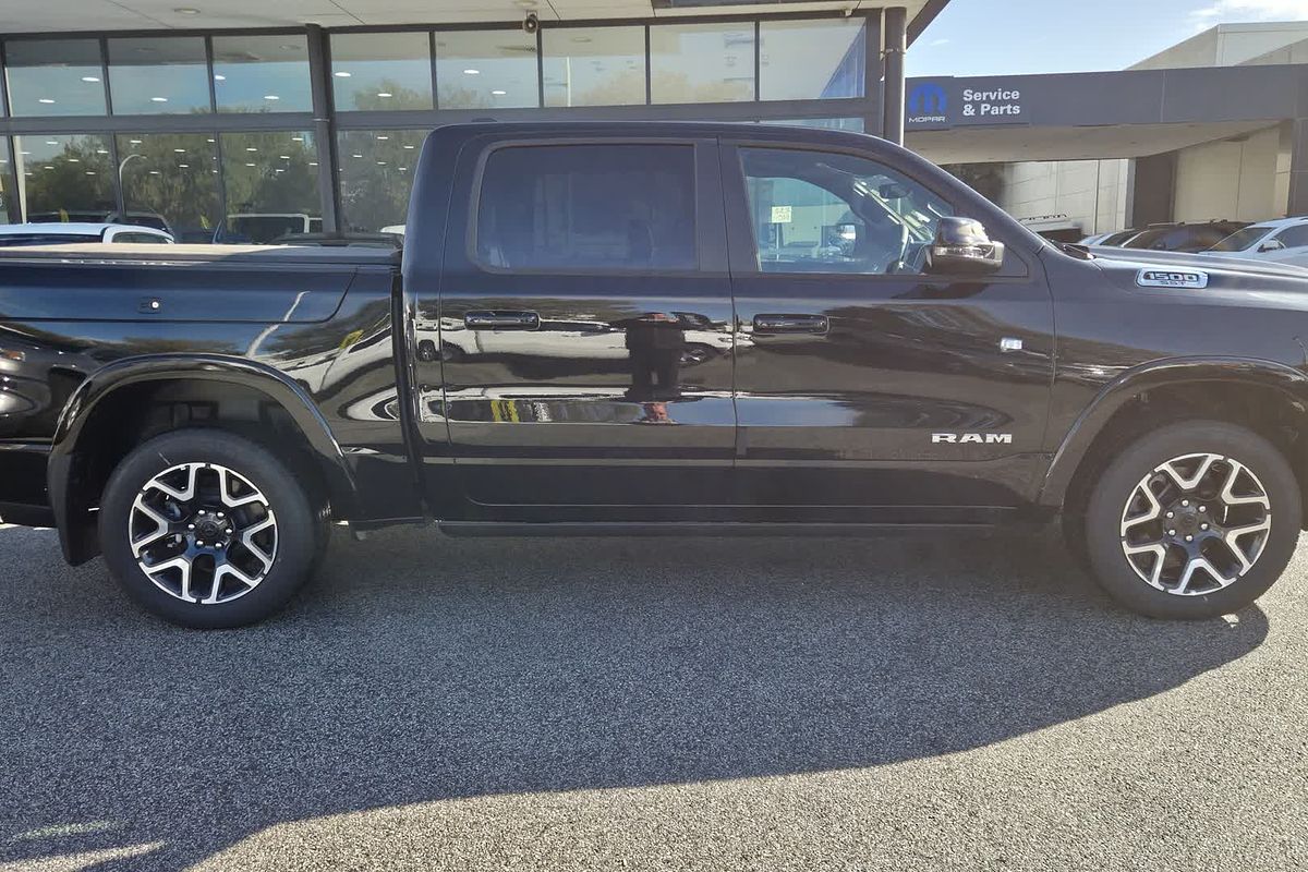 2025 RAM 1500 Laramie Sport Hurricane SO RamBox DT 4X4 SWB