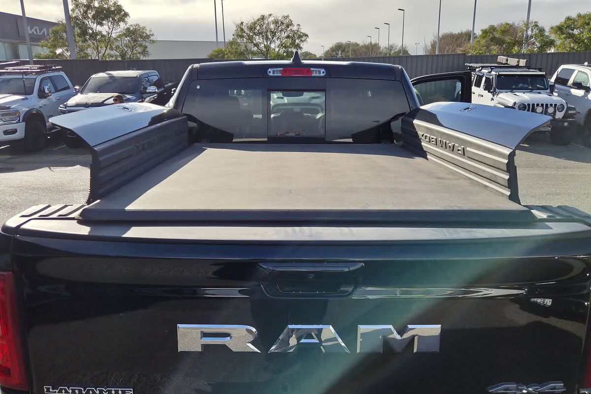 2025 RAM 1500 Laramie Sport Hurricane SO RamBox DT 4X4 SWB