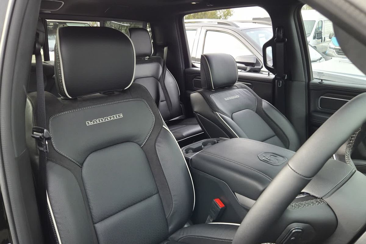 2025 RAM 1500 Laramie Sport Hurricane SO RamBox DT 4X4 SWB