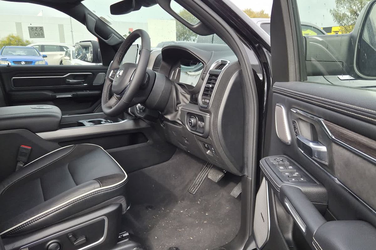 2025 RAM 1500 Laramie Sport Hurricane SO RamBox DT 4X4 SWB