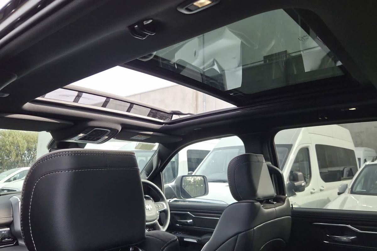 2025 RAM 1500 Laramie Sport Hurricane SO RamBox DT 4X4 SWB