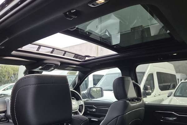 2025 RAM 1500 Laramie Sport Hurricane SO RamBox DT 4X4 SWB