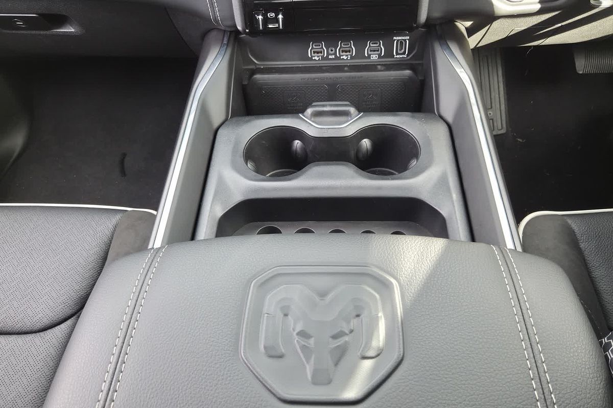 2025 RAM 1500 Laramie Sport Hurricane SO RamBox DT 4X4 SWB