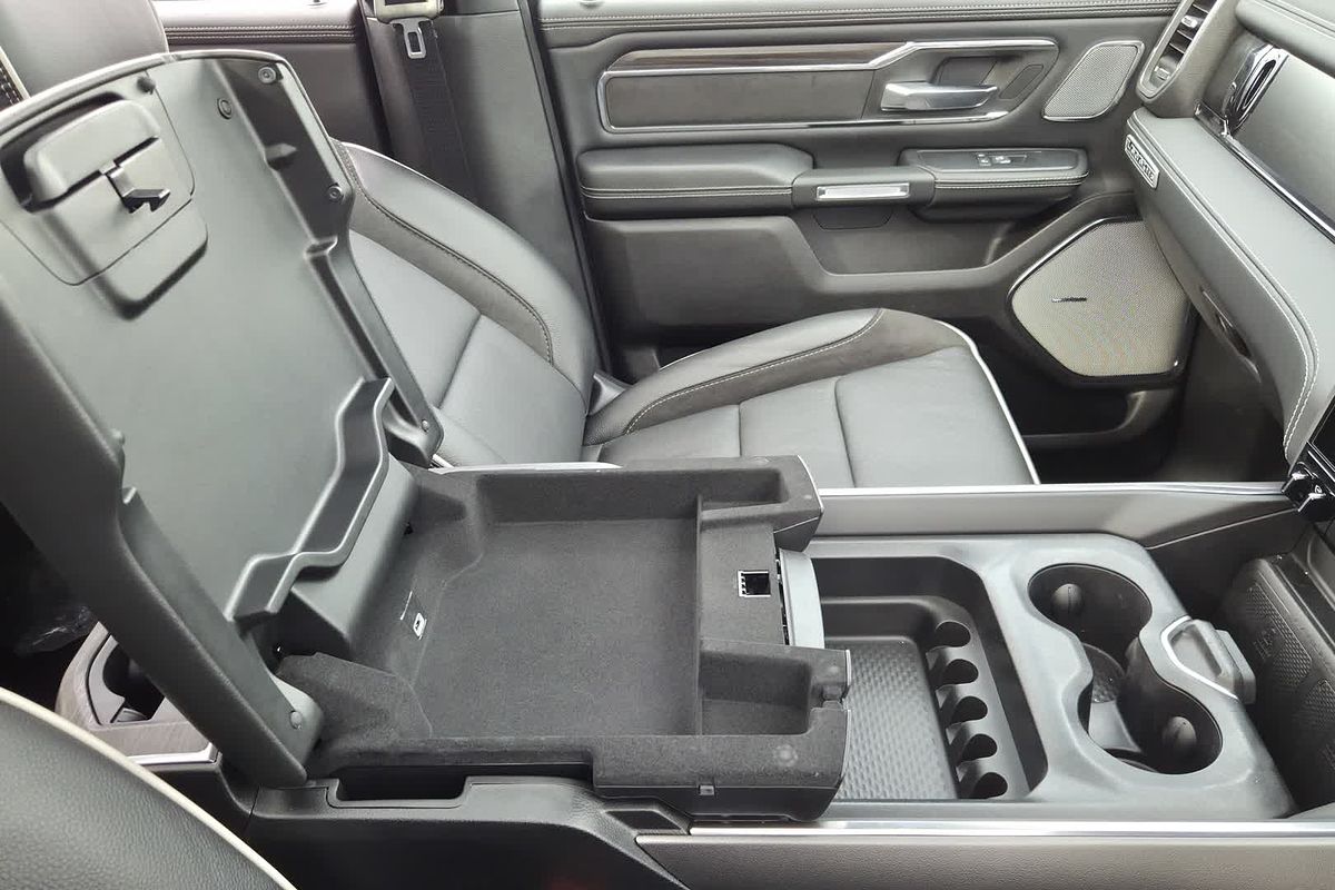 2025 RAM 1500 Laramie Sport Hurricane SO RamBox DT 4X4 SWB