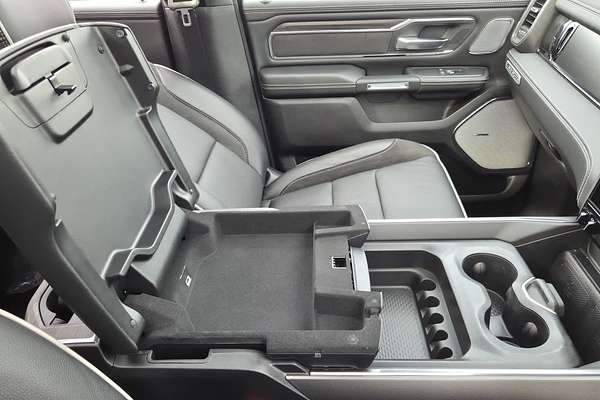 2025 RAM 1500 Laramie Sport Hurricane SO RamBox DT 4X4 SWB
