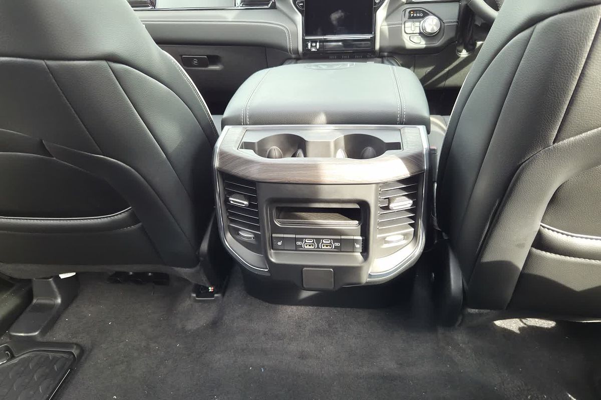 2025 RAM 1500 Laramie Sport Hurricane SO RamBox DT 4X4 SWB