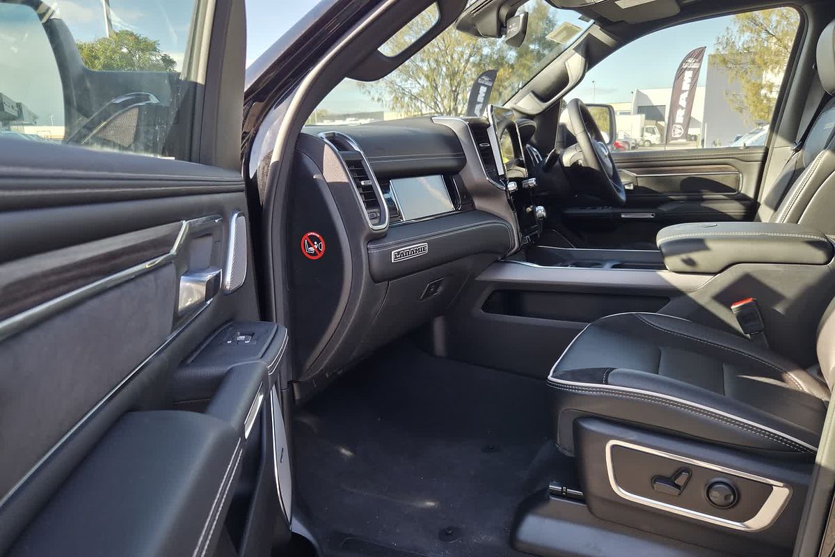 2025 RAM 1500 Laramie Sport Hurricane SO RamBox DT 4X4 SWB