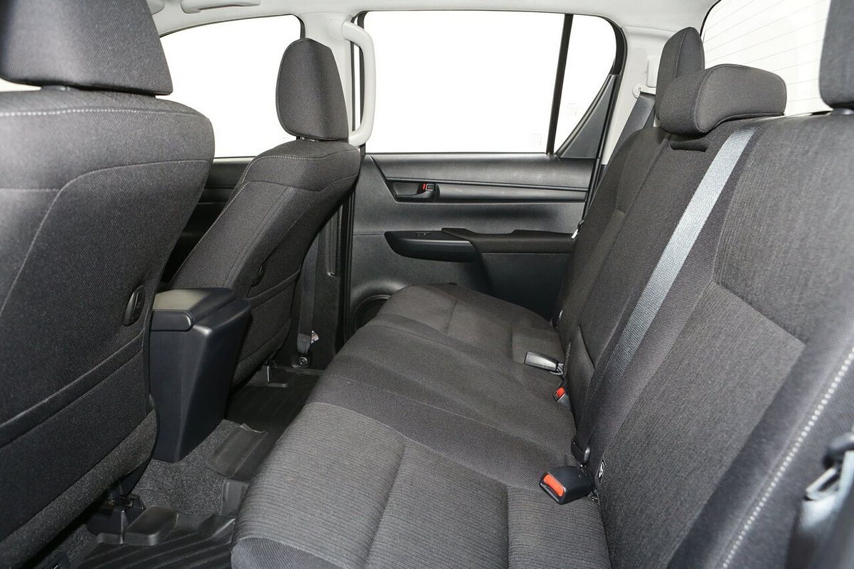 2024 Toyota Hilux SR GUN126R 4X4