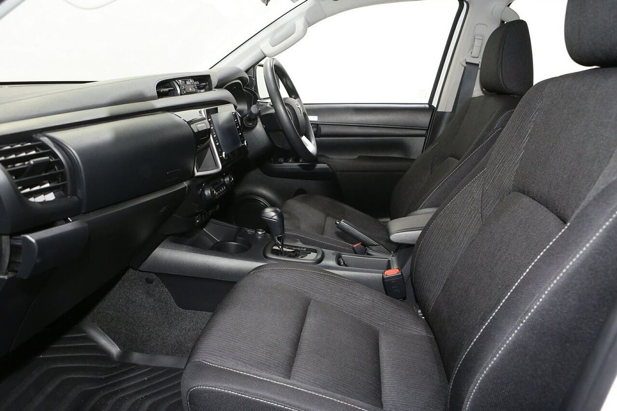 2024 Toyota Hilux SR GUN126R 4X4