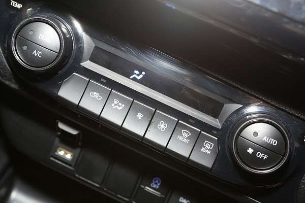 2024 Toyota Hilux SR GUN126R 4X4