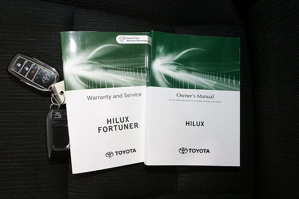 2024 Toyota Hilux SR GUN126R 4X4