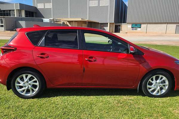 2017 Toyota Corolla Ascent Sport ZRE182R