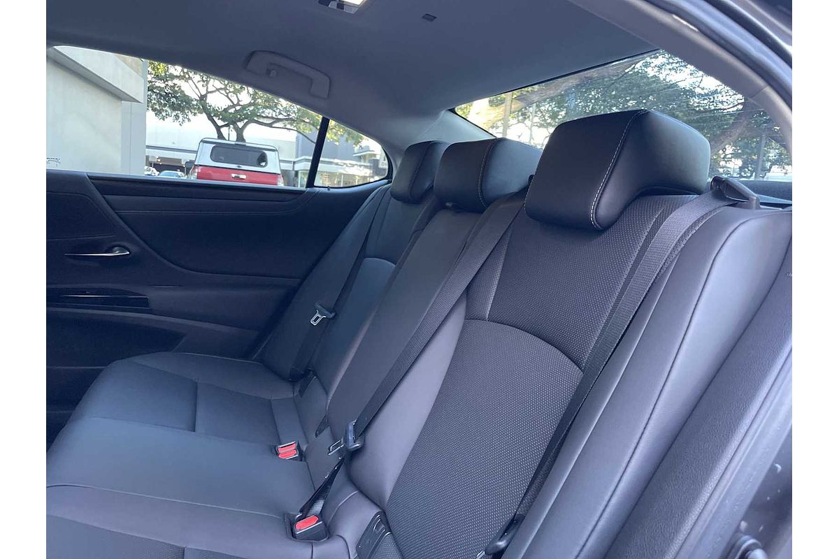 2022 Lexus ES