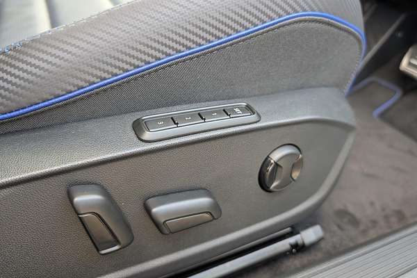 2025 Volkswagen Golf R Black Edition 8.5