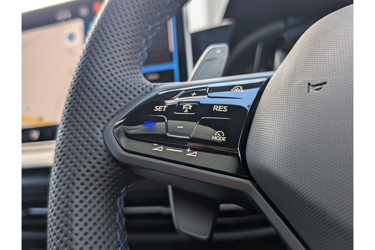 2025 Volkswagen Golf R Black Edition 8.5