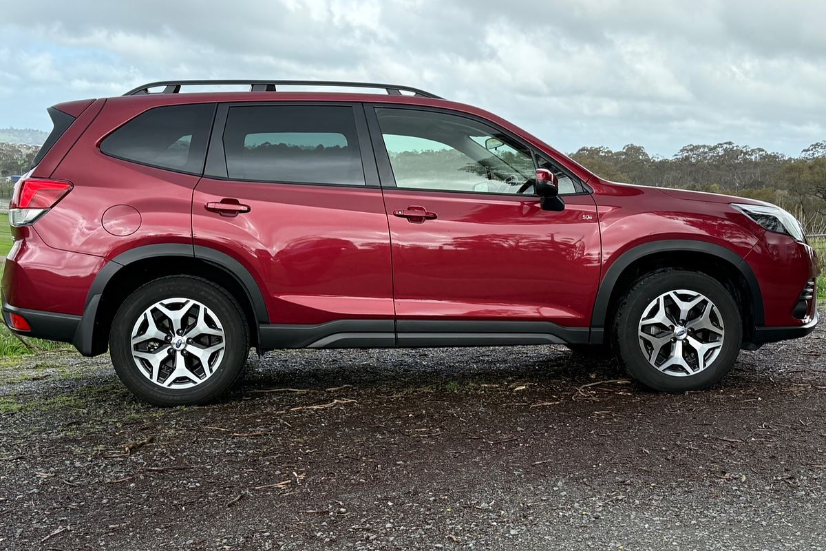2023 Subaru Forester 2.5i 50 Years Edition S5