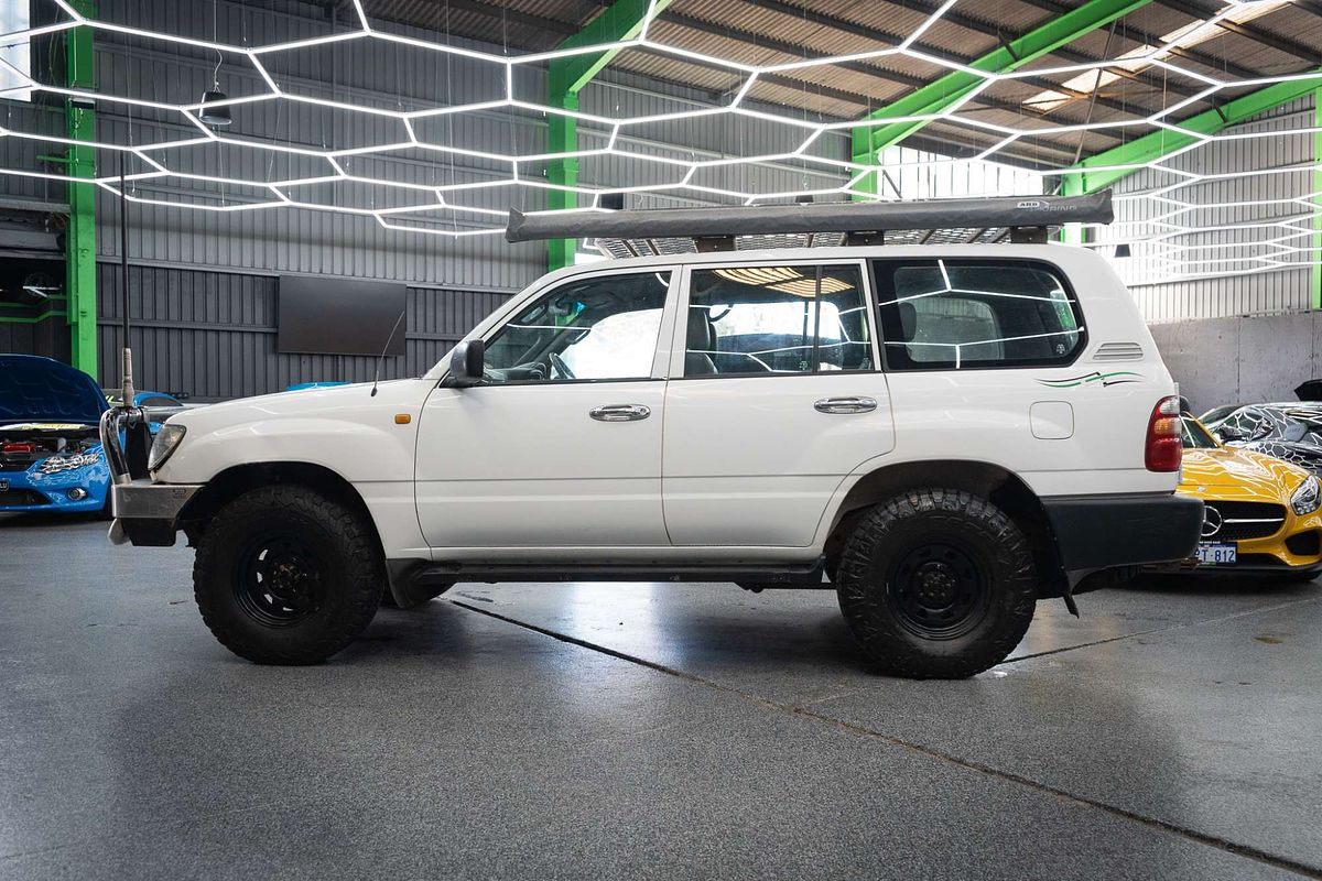 1999 Toyota Landcruiser GXV UZJ100R