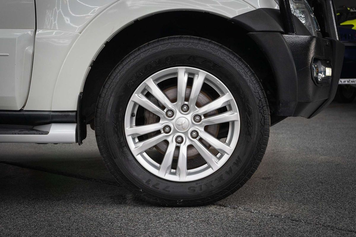 2016 Mitsubishi Pajero GLX NX