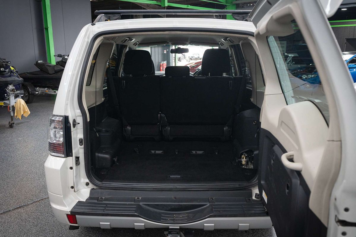 2016 Mitsubishi Pajero GLX NX