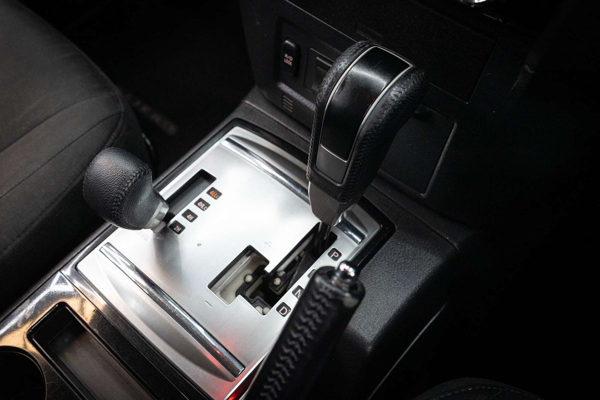 2016 Mitsubishi Pajero GLX NX