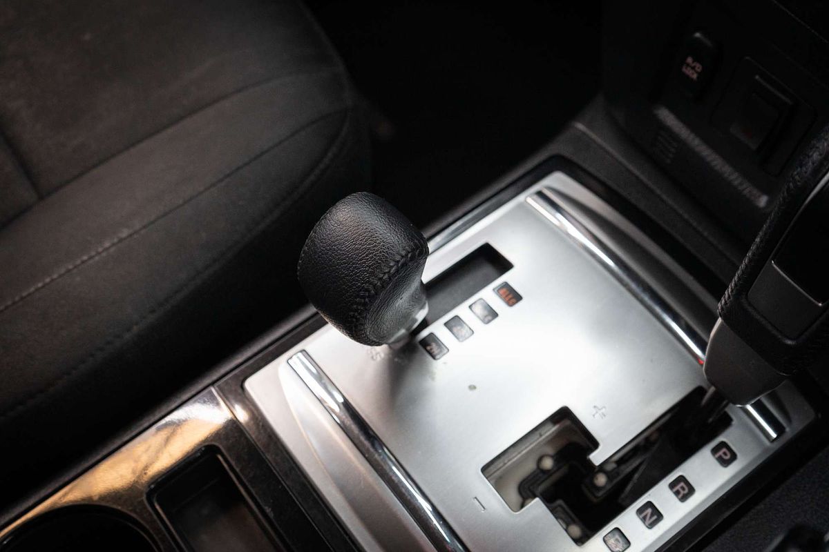 2016 Mitsubishi Pajero GLX NX