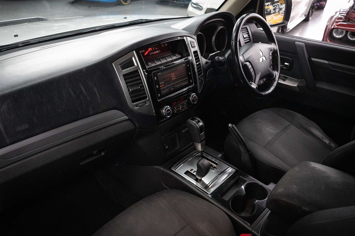 2016 Mitsubishi Pajero GLX NX