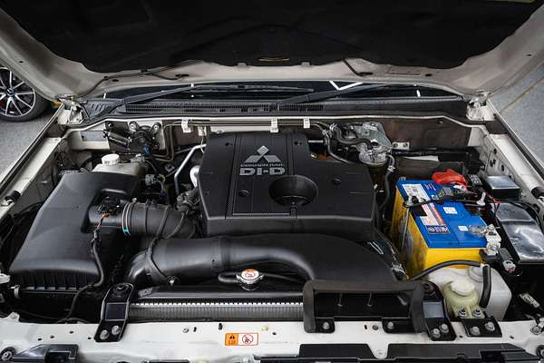 2016 Mitsubishi Pajero GLX NX