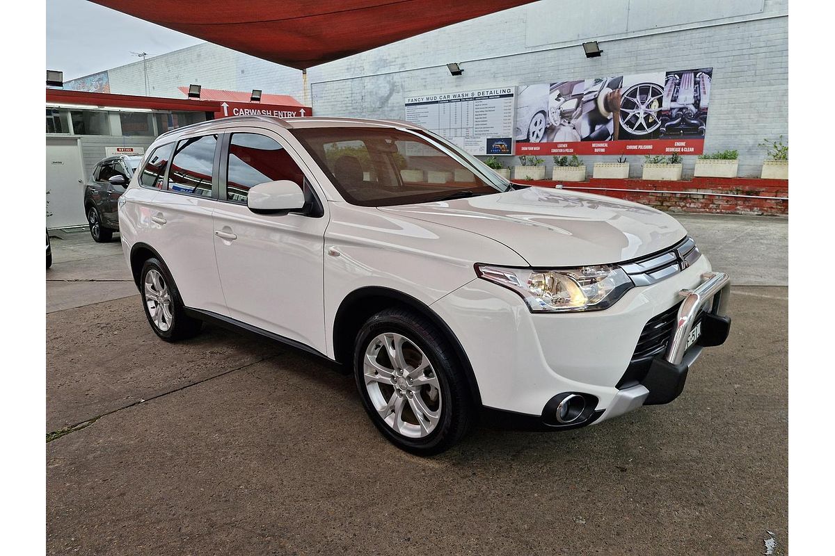2014 Mitsubishi Outlander ES ZJ