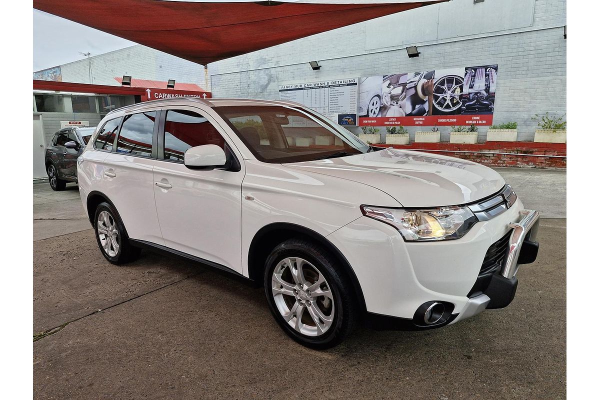 2014 Mitsubishi Outlander ES ZJ