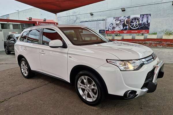 2014 Mitsubishi Outlander ES ZJ