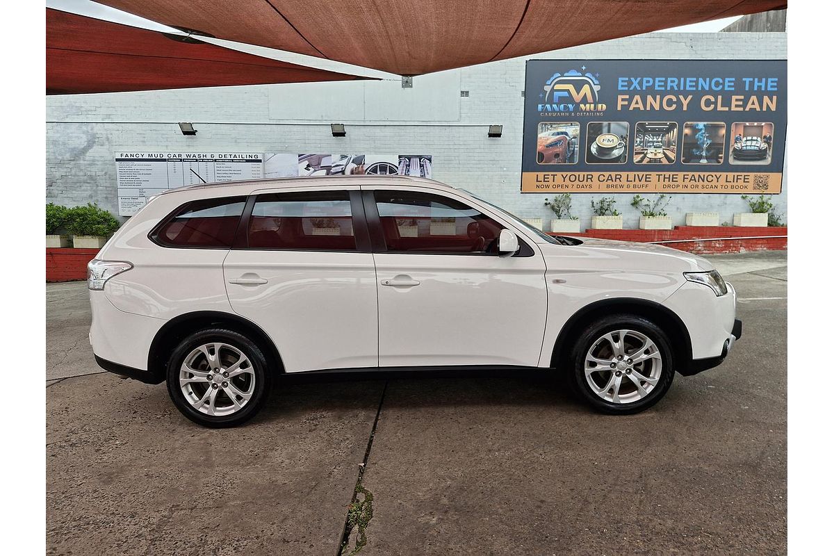 2014 Mitsubishi Outlander ES ZJ