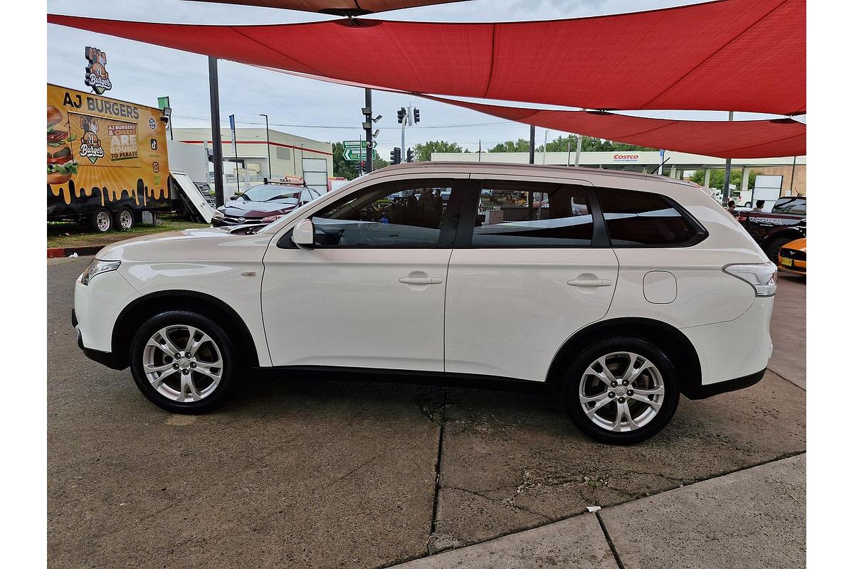 2014 Mitsubishi Outlander ES ZJ