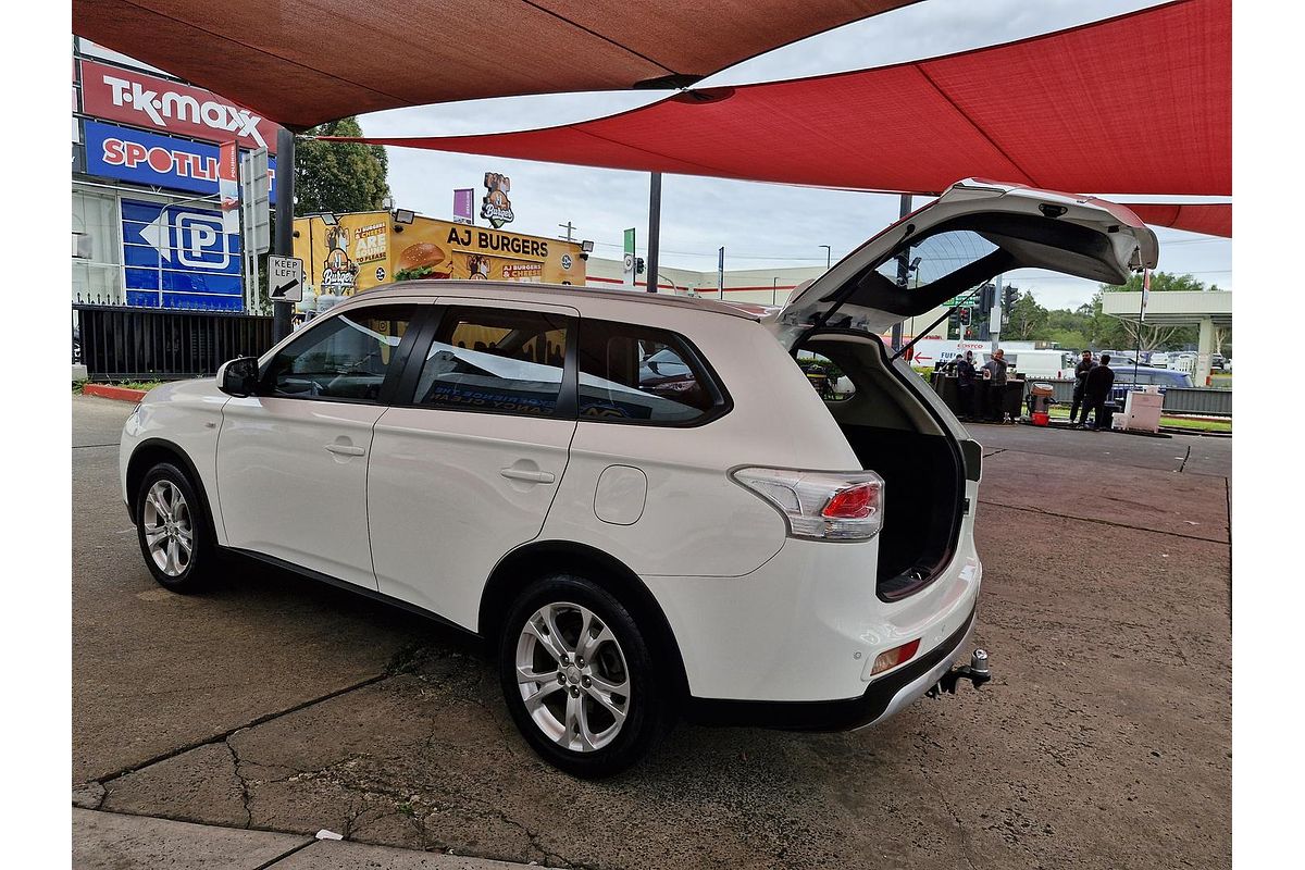 2014 Mitsubishi Outlander ES ZJ