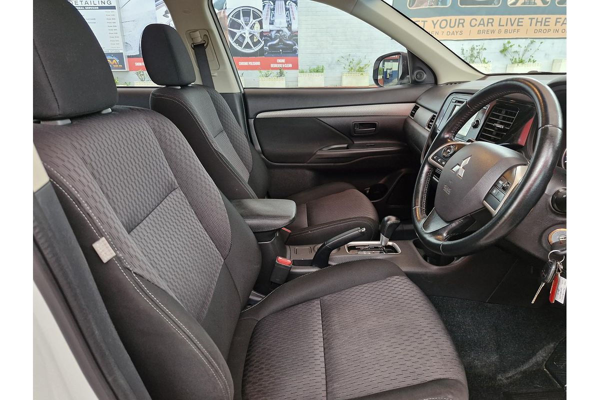 2014 Mitsubishi Outlander ES ZJ