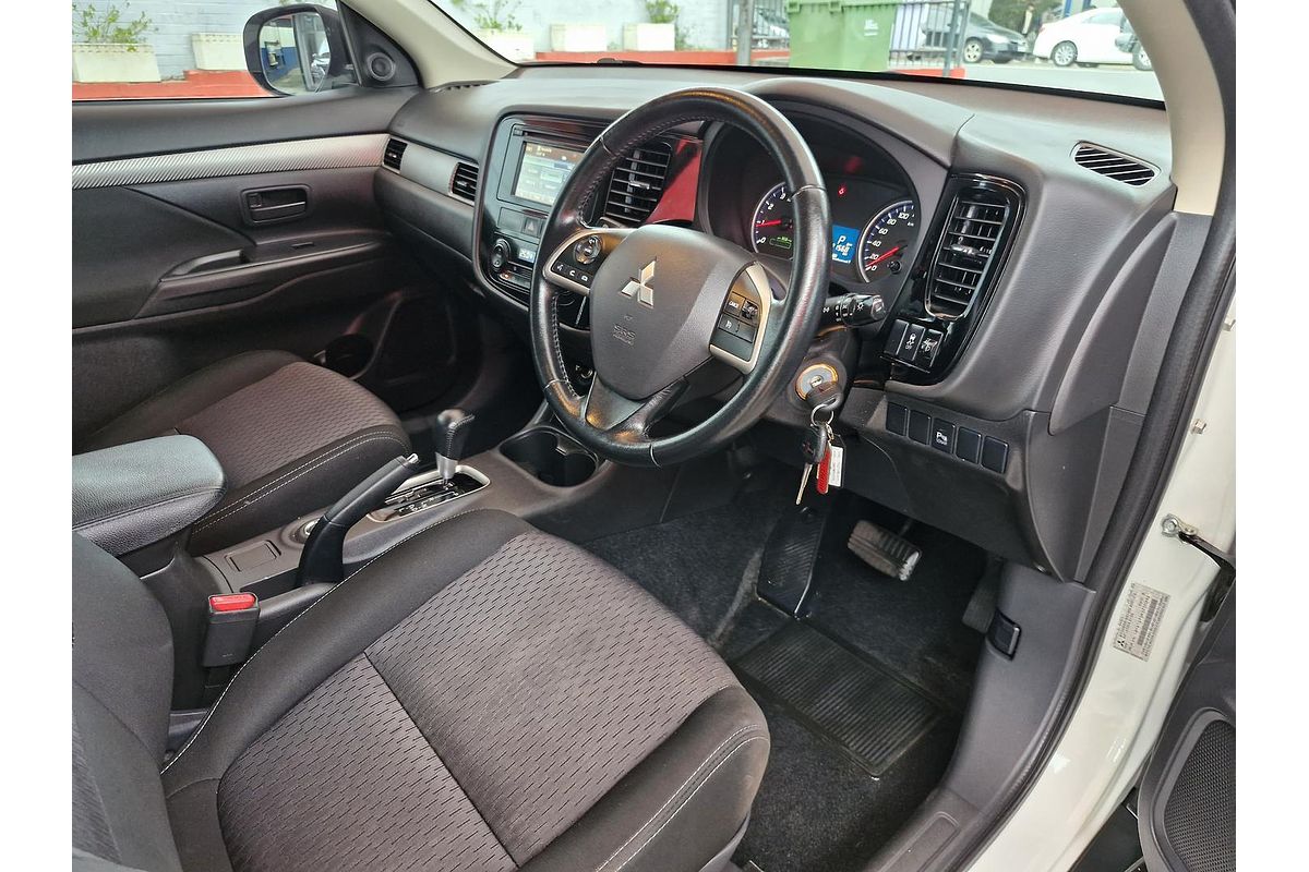 2014 Mitsubishi Outlander ES ZJ