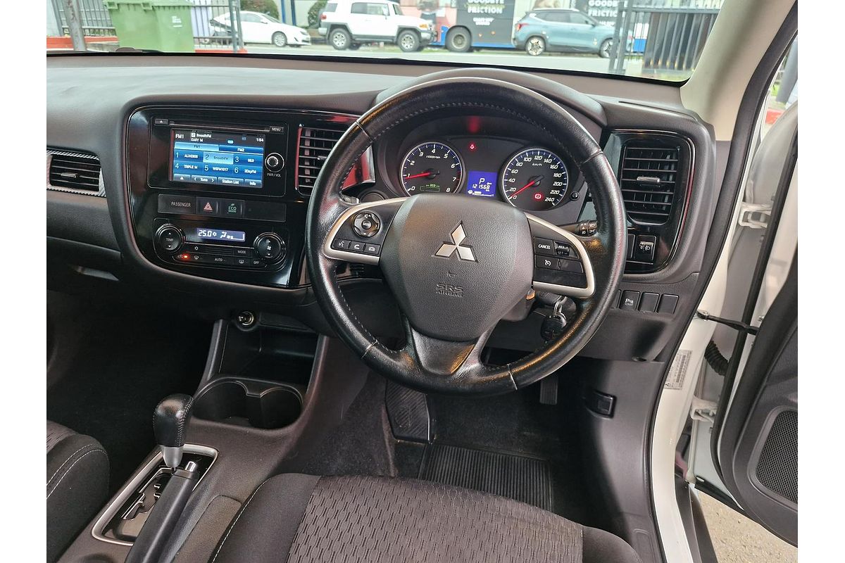 2014 Mitsubishi Outlander ES ZJ