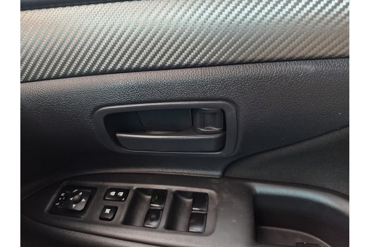 2014 Mitsubishi Outlander ES ZJ