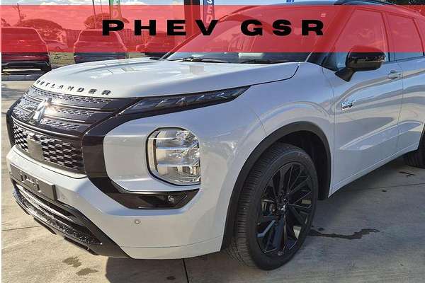 2024 Mitsubishi Outlander PHEV GSR ZM