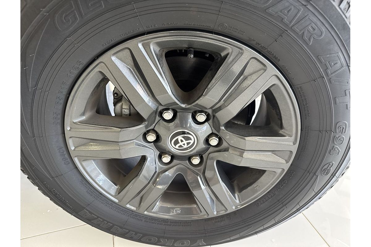 2024 Toyota Hilux SR GUN126R 4X4