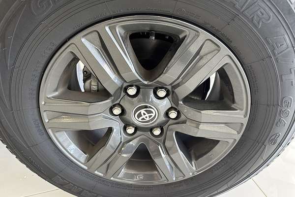 2024 Toyota Hilux SR GUN126R 4X4