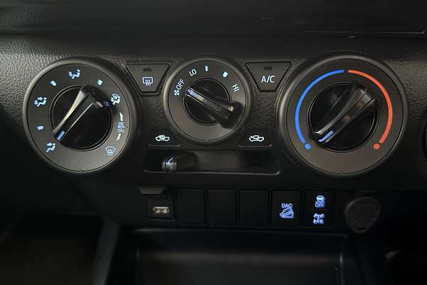 2024 Toyota Hilux SR GUN126R 4X4