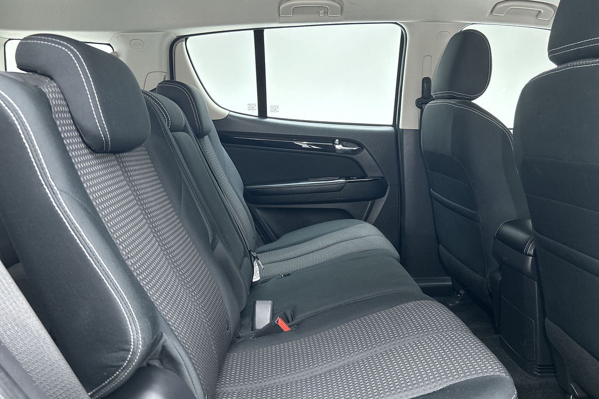 2021 Isuzu MU-X LS-M