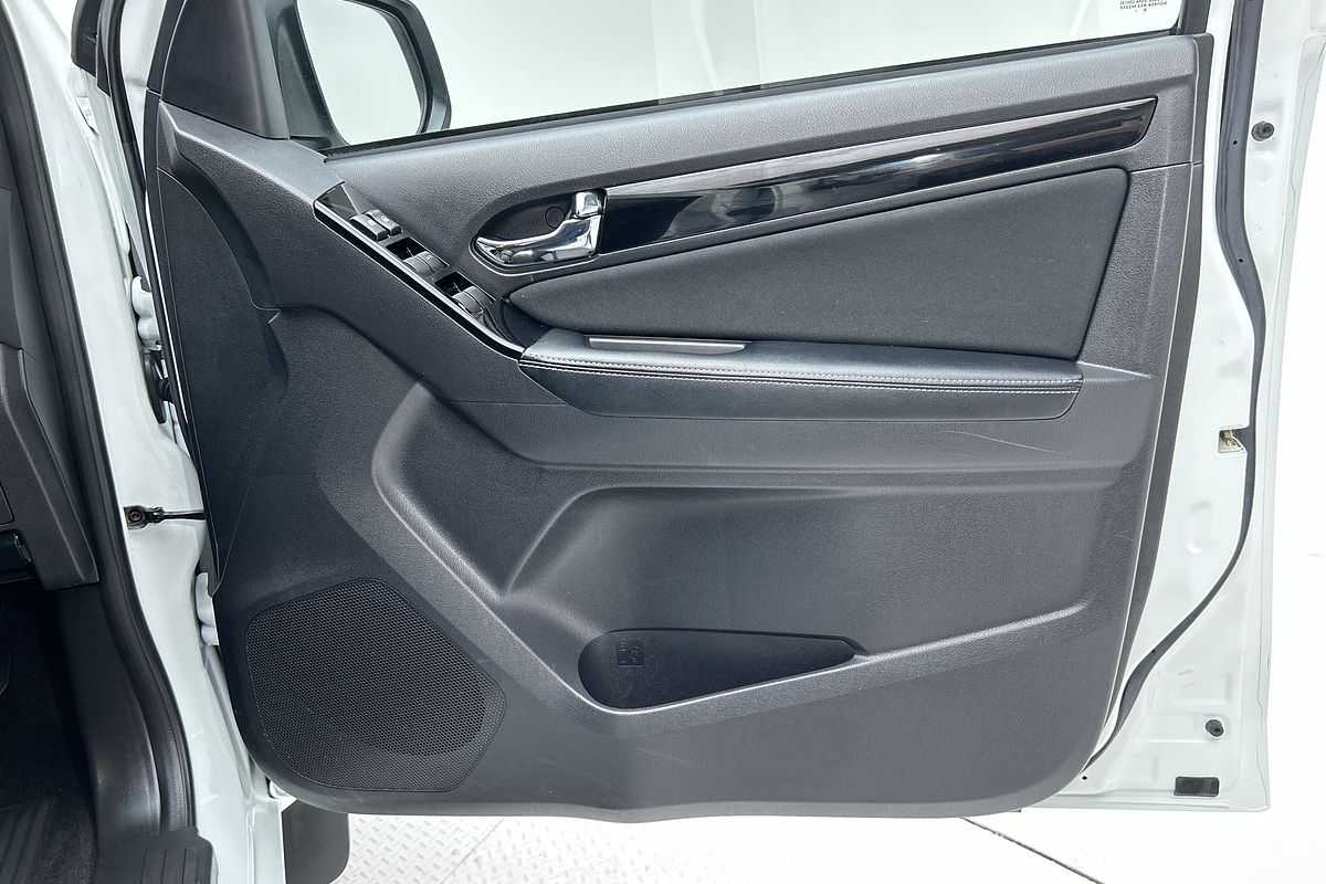 2021 Isuzu MU-X LS-M