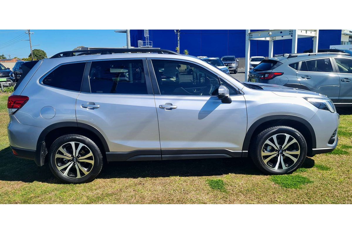 2025 Subaru Forester 2.5i Premium S5