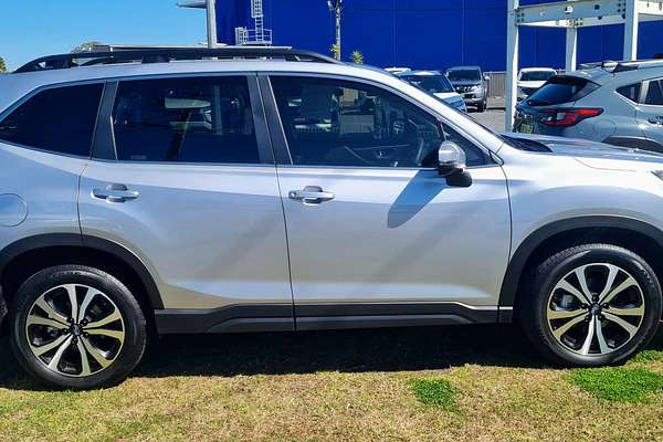2025 Subaru Forester 2.5i Premium S5