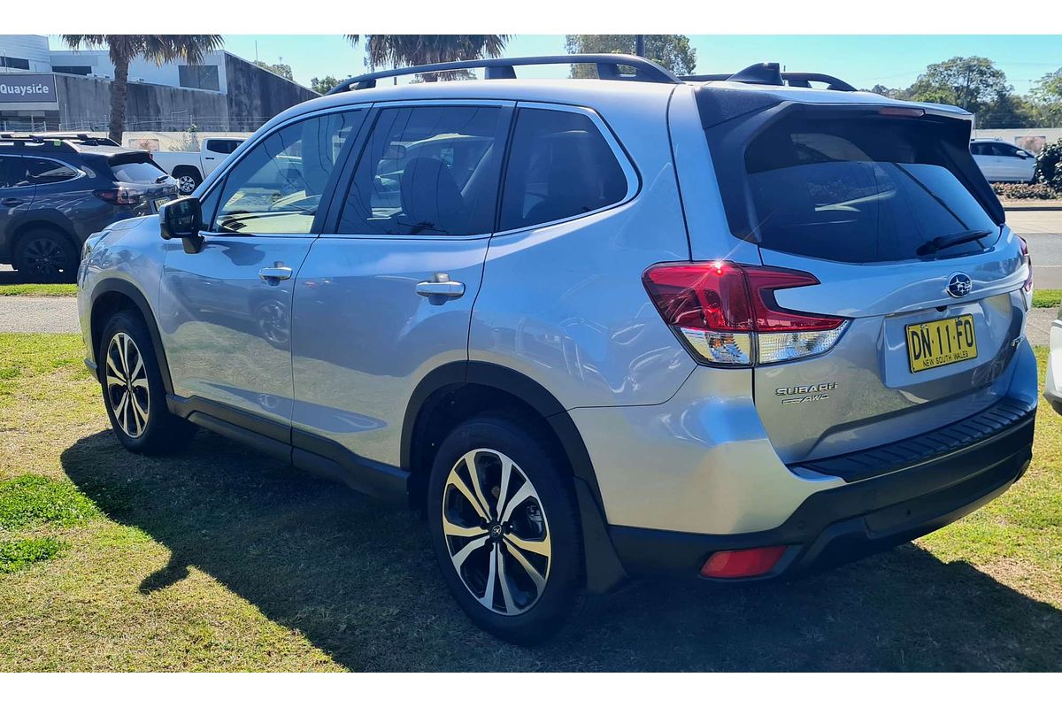 2025 Subaru Forester 2.5i Premium S5
