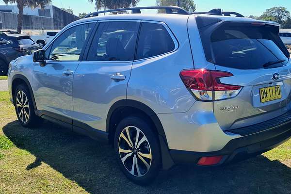 2025 Subaru Forester 2.5i Premium S5